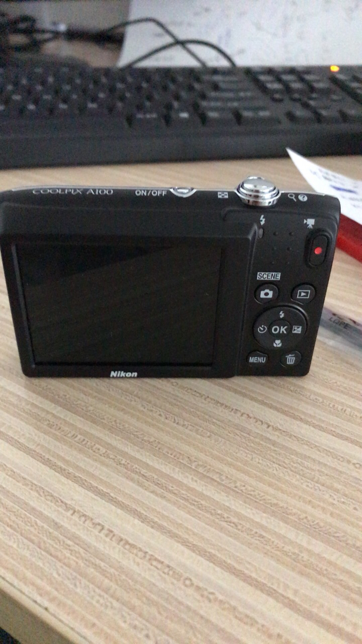 尼康(nikon) coolpix a100 (银) 数码相机 屏幕2.