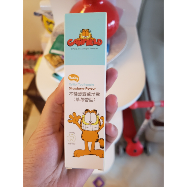 加菲猫garfield婴儿木糖醇婴童牙膏草莓香型40g婴儿防蛀牙无氟牙膏