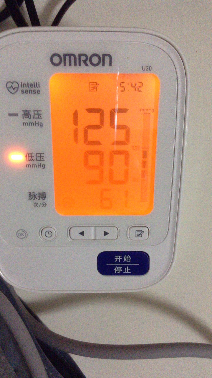 欧姆龙电子血压计