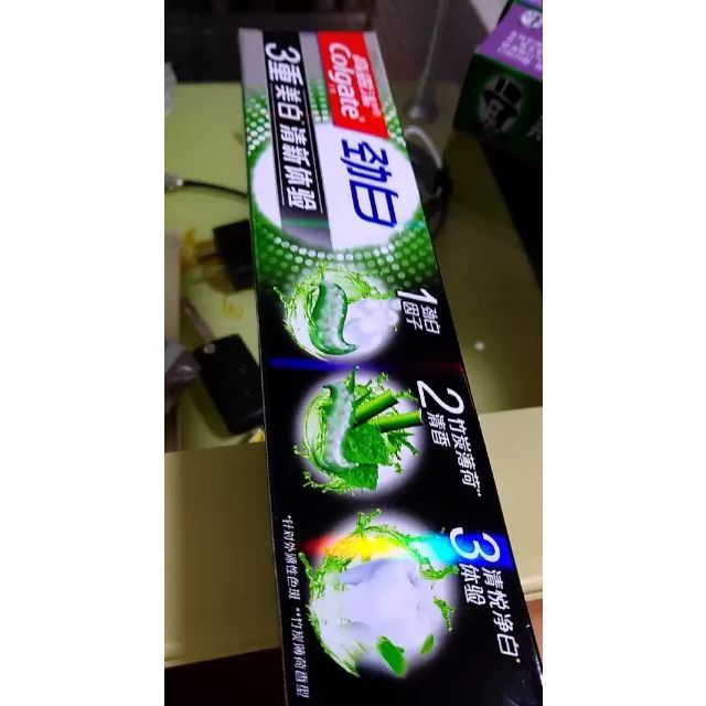 高露洁colgate劲白竹炭薄荷牙膏180g