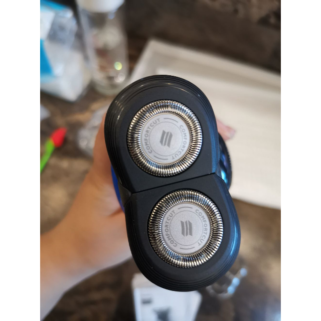 飞利浦(philips) 电动剃须刀 s528 双刀头干湿两用全身水洗 充电旋转