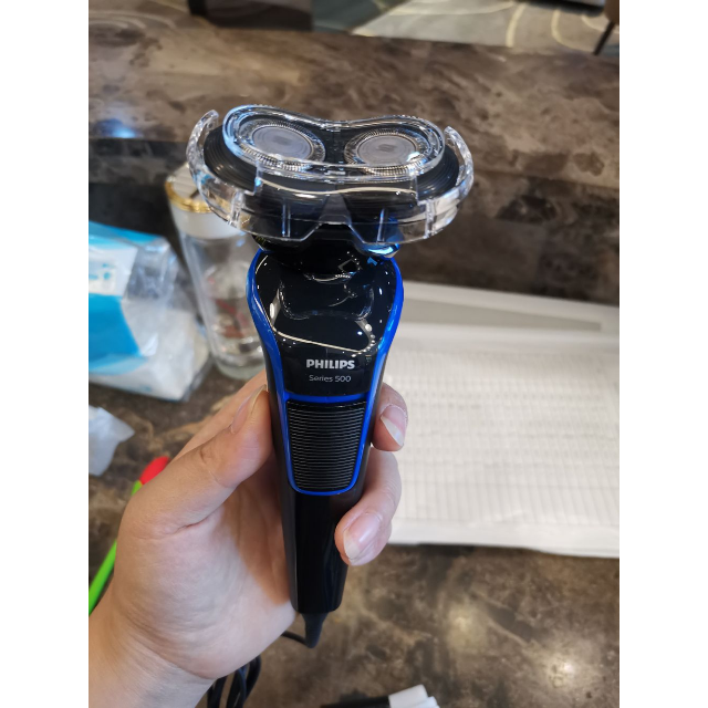 飞利浦philips电动剃须刀s528双刀头干湿两用全身水洗充电旋转式刮胡