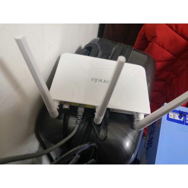 腾达tendaf3300m3天无线路由器wifi无线穿墙家用智能控制网速