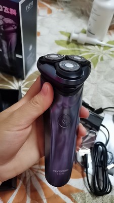 飞科(flyco)电动剃须刀fs313 全身水洗 强劲动力 浮动三刀头 刮胡刀
