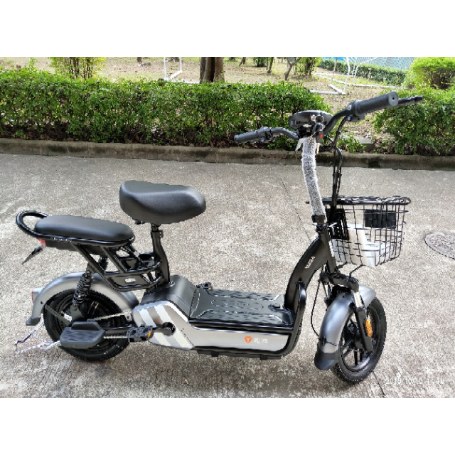 雅迪电动车小叮当新国标电池可拎逛街出行电动自行车电瓶车48v12ah