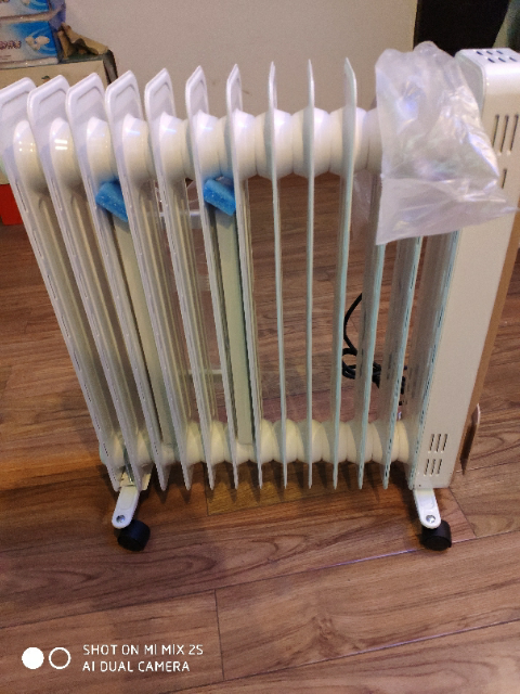 美的油汀立式取暖器家用电暖器13片恒温油丁电暖气片卧室客厅大面积2200W全屋节能省电烘衣加湿防烫NY2213-18GW晒单图
