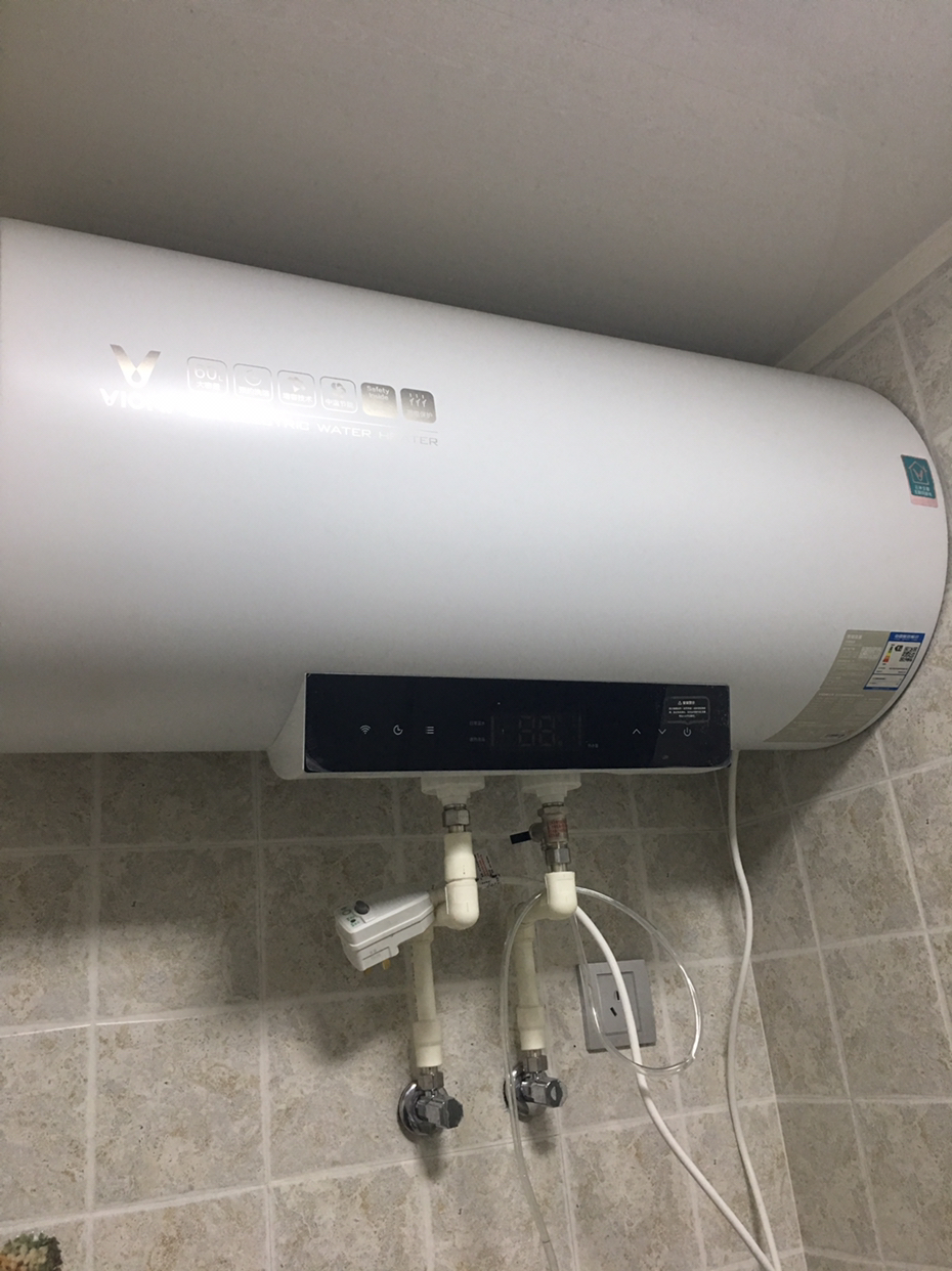 卫生间电热水器