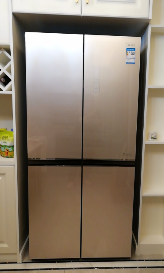 商品购物指南2019-07-01 刚收到货,用了半小时才把冰箱里里外外的运输