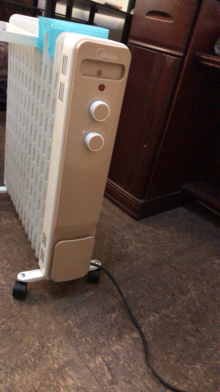 美的油汀立式取暖器家用电暖器13片恒温油丁电暖气片卧室客厅大面积2200W全屋节能省电烘衣加湿防烫NY2213-18GW晒单图