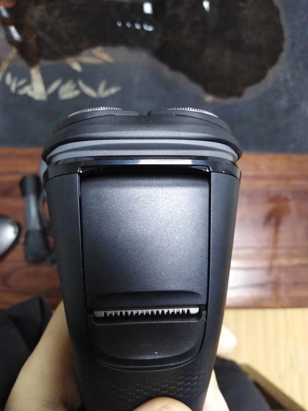 飞利浦多功能剃须刀