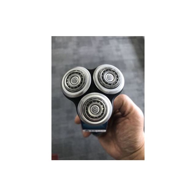 飞利浦philips电动剃须刀s915112干湿两用三刀头全身水洗充电式旋转式