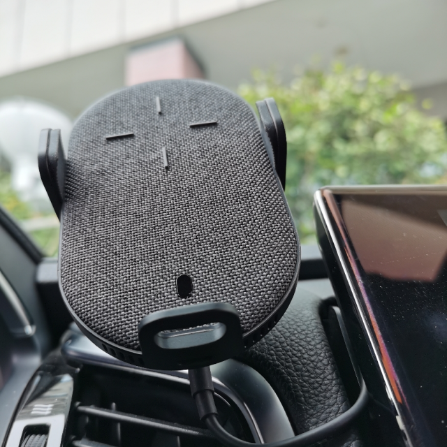 华为huawei华为超级快充无线车载充电器黑色无线充电器充电宝车充27w