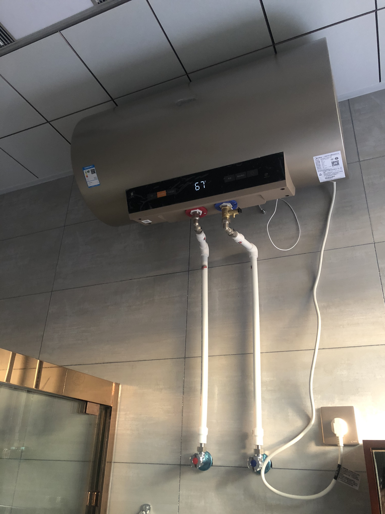 美的储水式电热水器60升