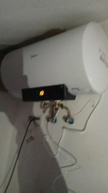 [美的智能家电]50L家用电热水器F5021-X1(S)(数显)2200W速热 双重抑菌 搪瓷内胆 长效免换镁棒8年质保晒单图