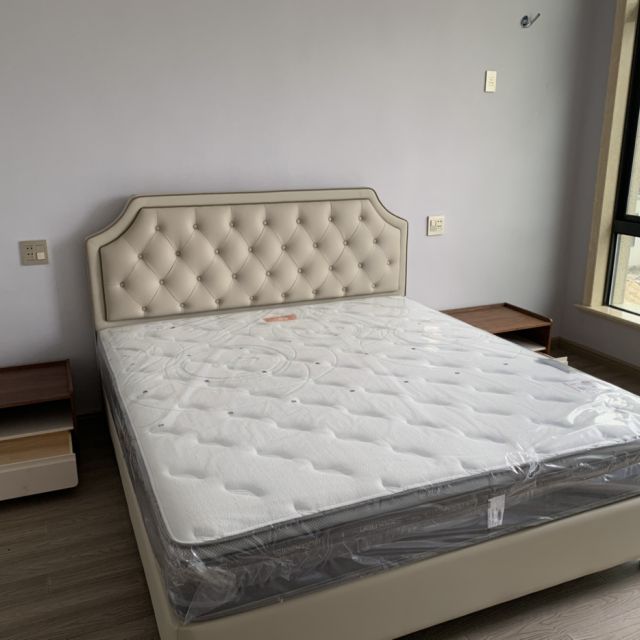 喜临门皮床 爱德华 双人 1.8*2单床皮艺床年前送货,不错,先散-苏宁易