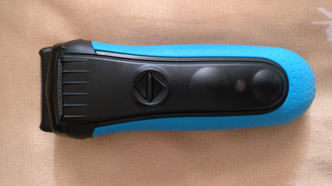 博朗(braun)电动剃须刀 3040s礼盒版三刀头 干湿两用 全身水洗 智能