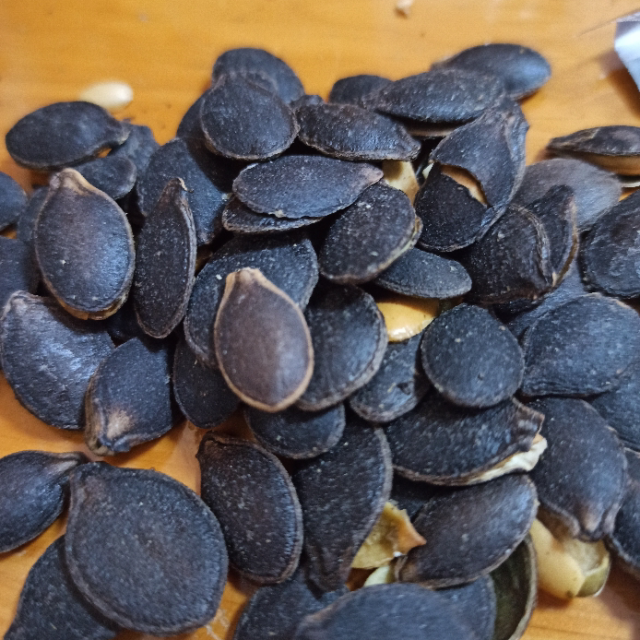 专区来伊份盐焗黑金刚瓜子300g盐焗味南瓜子坚果炒货南瓜籽