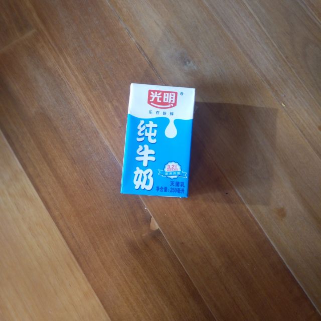 光明利乐包纯正牛奶250ml