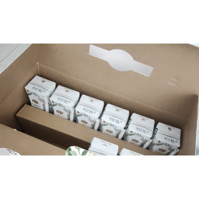 君乐宝 纯享高端原味酸奶200g*12盒 苏格拉宁联名款 礼盒装