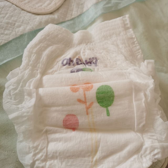 欧贝比ohbaby超薄透气婴儿拉拉裤l码数8片纸尿裤不错,挺柔软的,孩子