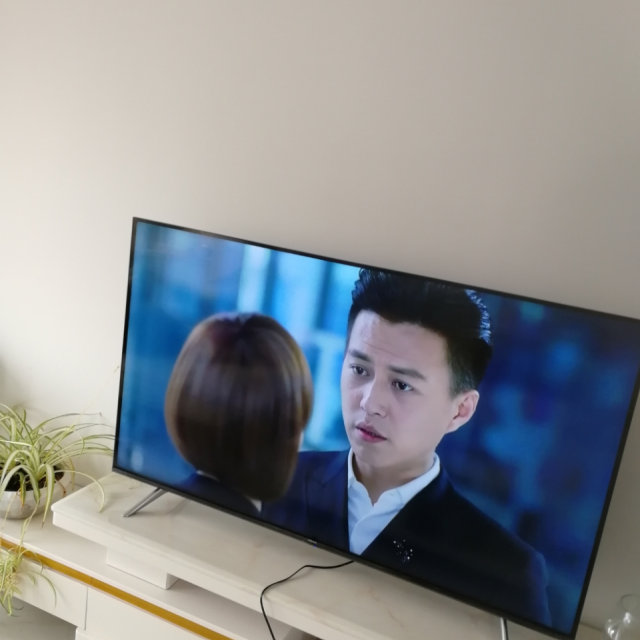 > vidaa 55v1f 55英寸 海信4k超高清 全面屏 网络ai智能语音 液晶平板