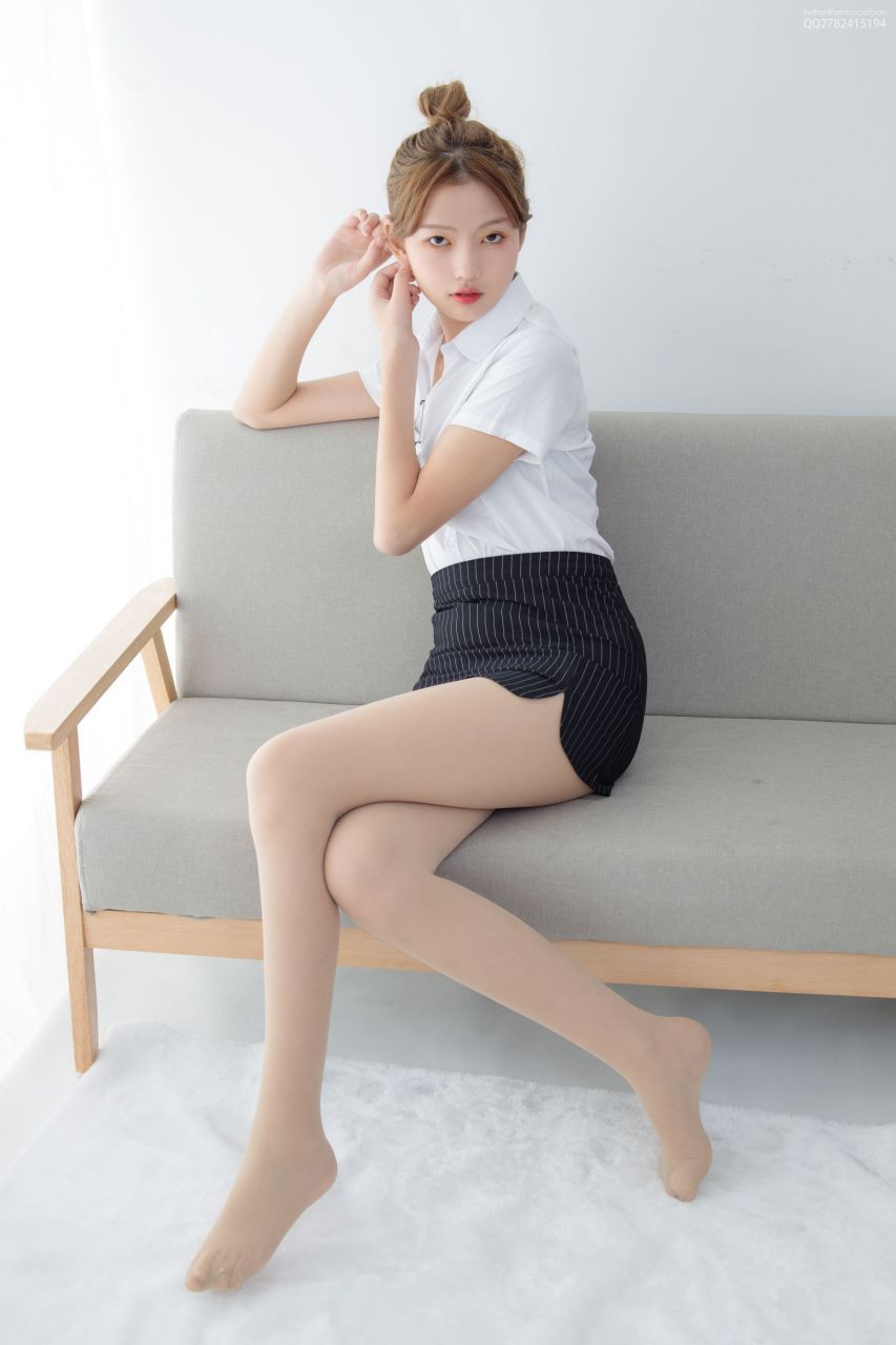 【森萝财团】 森萝财团写真 – JKFUN-046 OL一定要搭配眼镜 50D肉丝 [63P-1V-1.26GB] JKFUN系列 第5张