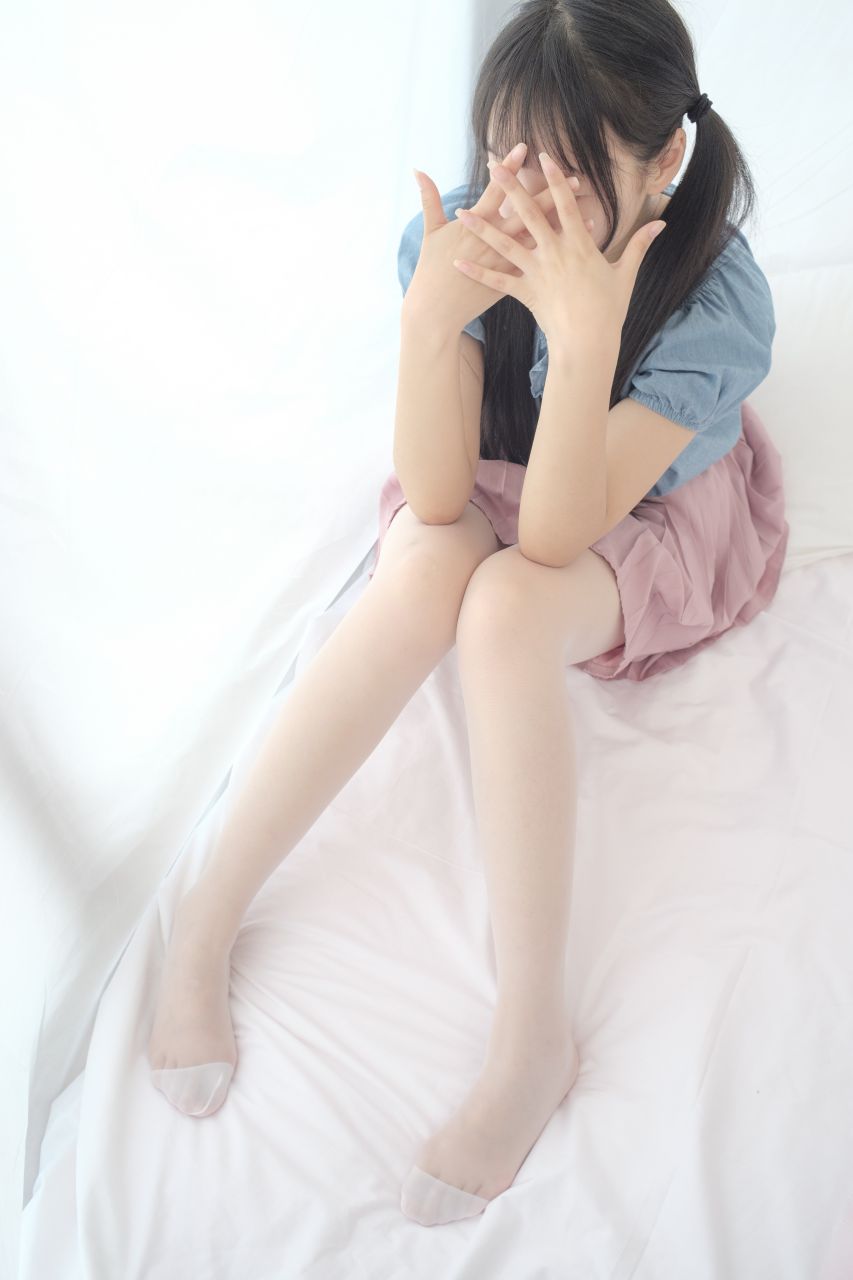 【森萝财团】森萝财团写真 – X-019 粉色短裙白丝[107P-1V-1.39GB] X系列 第2张