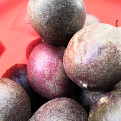 颖珊 广西百香果中果5斤 热带水果新鲜鸡蛋果酱原浆红果榨汁当季整箱