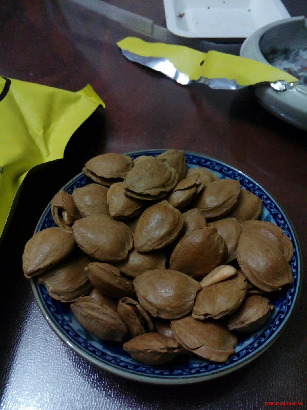 五香杏核怎么做 五香杏核开口的怎么做的视频