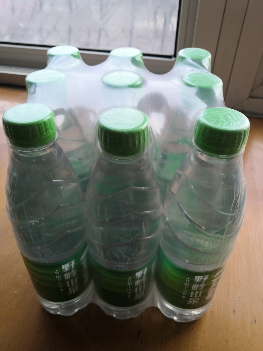 天然饮用矿泉水