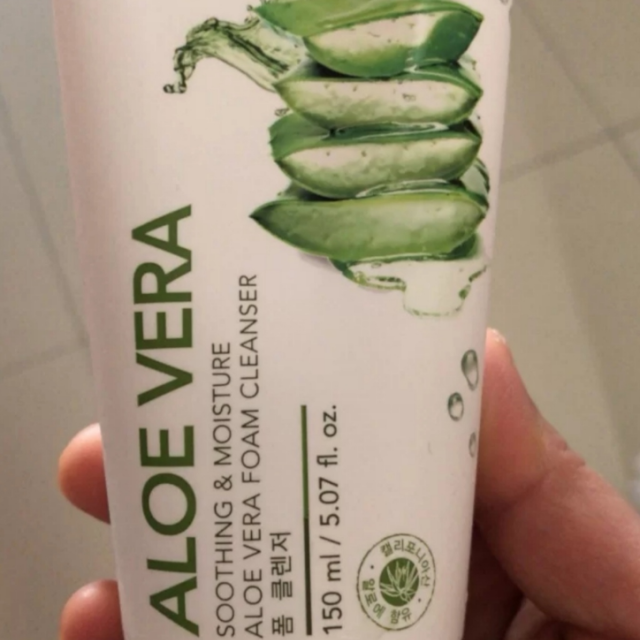 纳益其尔芦荟舒缓保湿泡沫洁面乳150ml