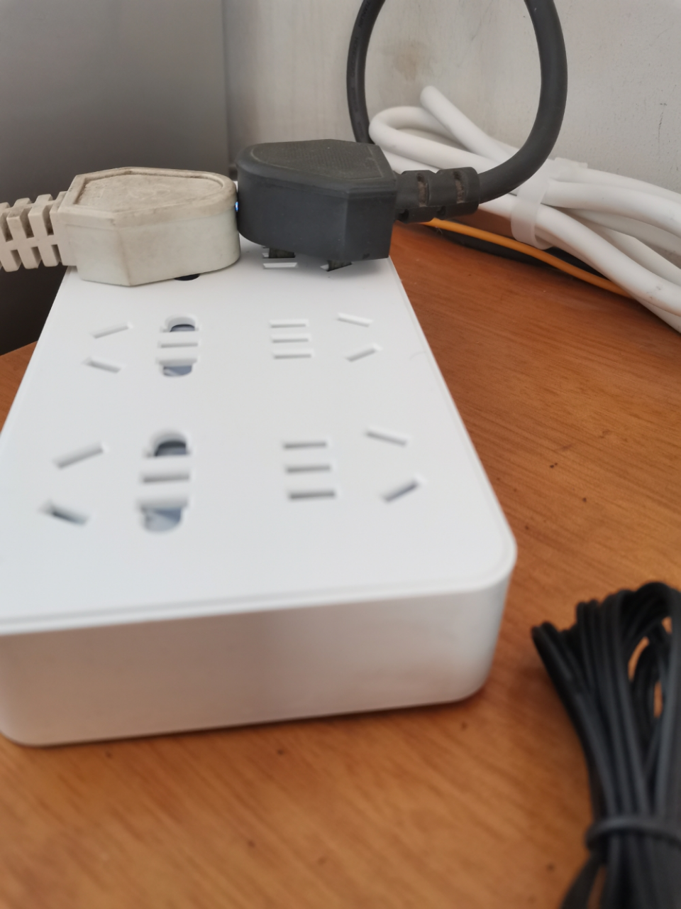 飞科(flyco)延长线插座fs2021 接线板插排家用超功率保护独门安全门1.