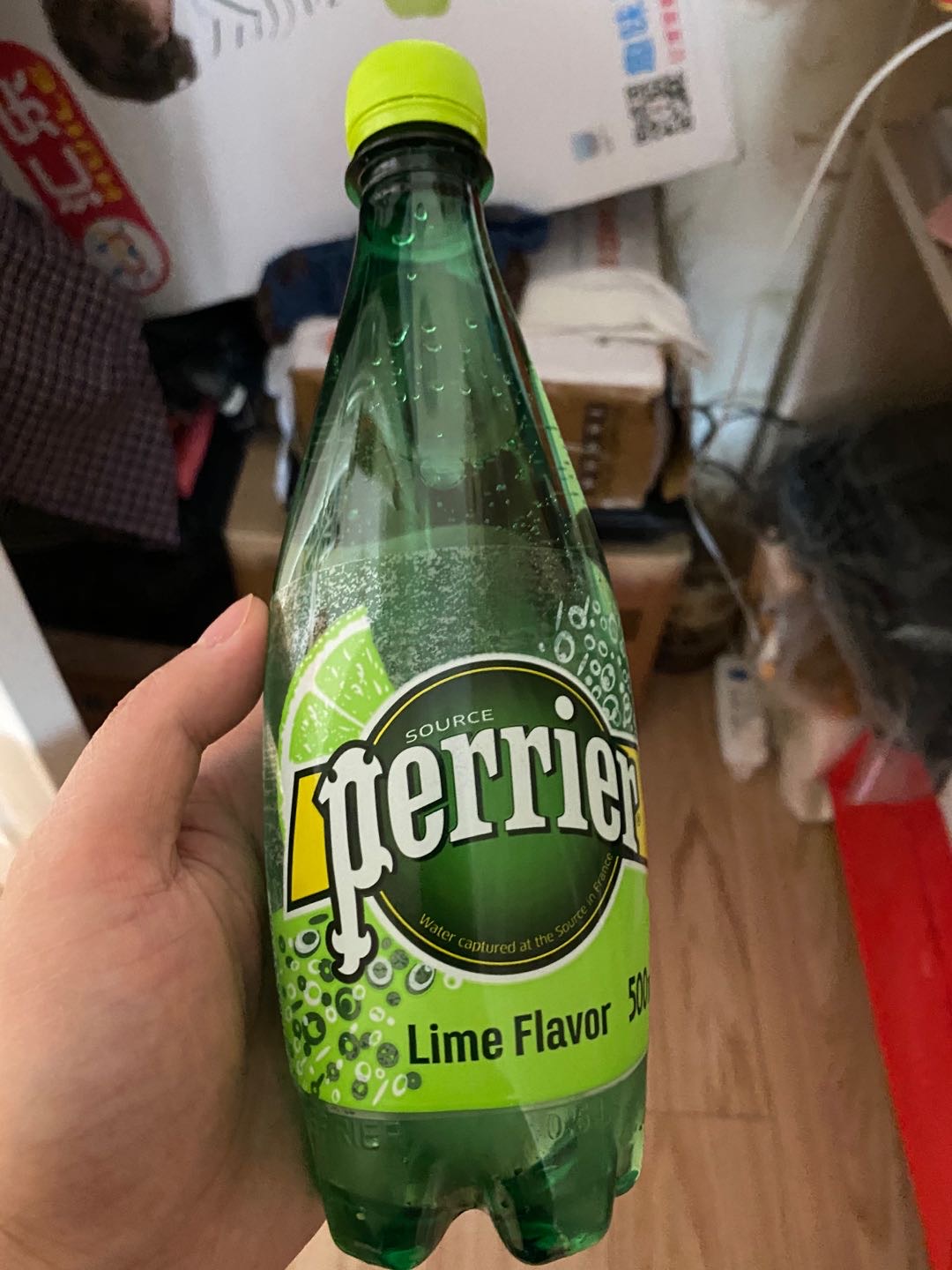 【青柠塑料瓶装】巴黎水(perrier)天然气泡矿泉水(青柠味)塑料瓶装