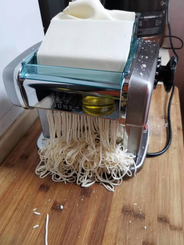 俊媳妇150型不锈钢二刀压面机家用电动全自动面条机器厨具多功能小型