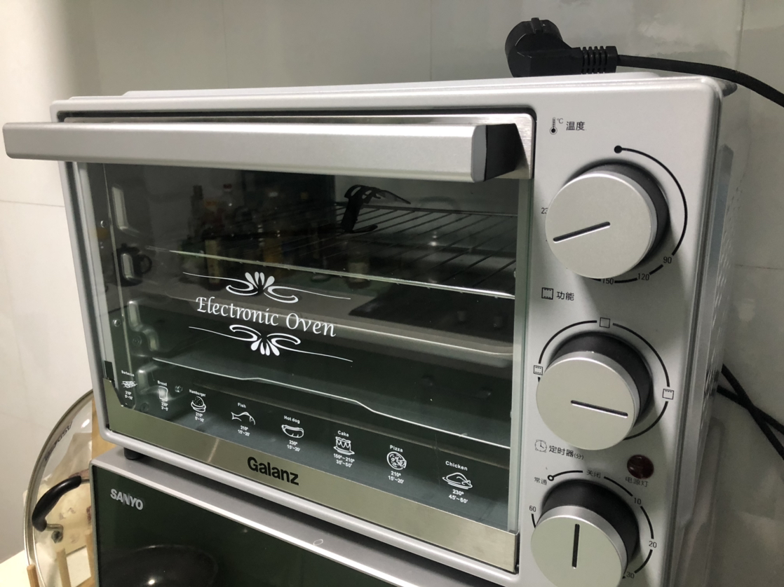 格兰仕电烤箱 k12 上下发热管多层烤位设置家用烘焙多功能 32升电烤箱