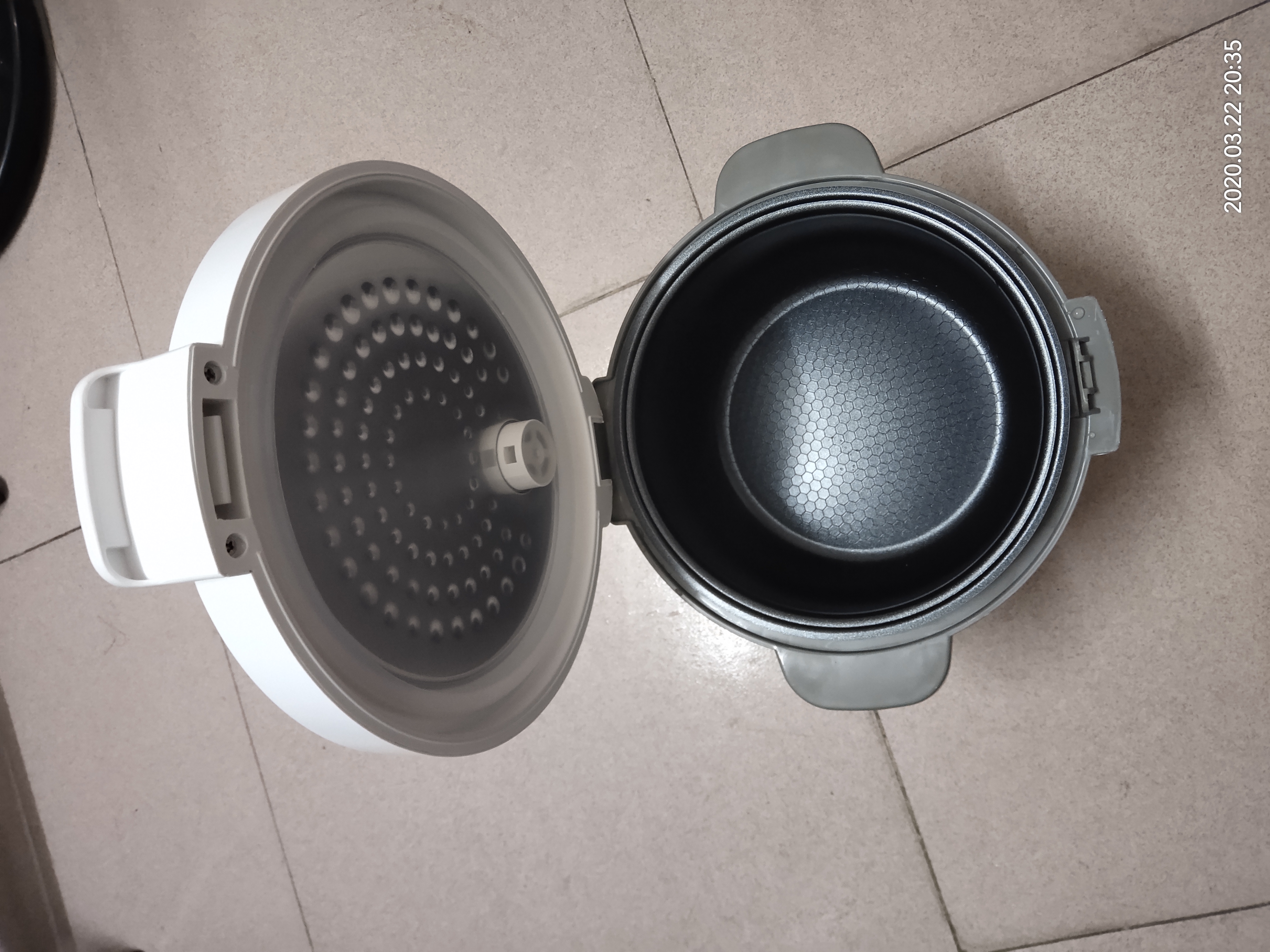 长虹(changhong)电饭锅cfb-30w1灰白色 聚能蜂窝内胆 3l机械式家用