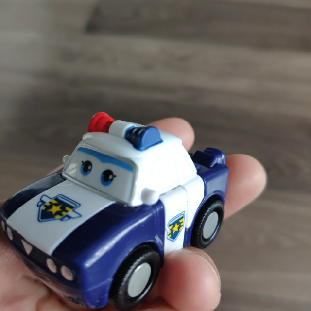 奥迪双钻auldey超级飞侠男孩女孩儿童玩具车迷你变形贝警员730033