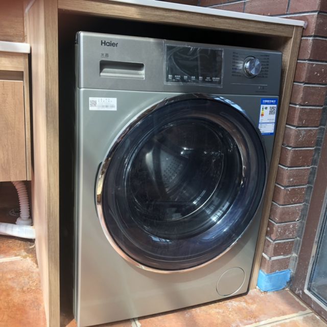 海尔(haier)xqg100-b14876lu1 10公斤大容量 纤薄 直驱变频 全自动