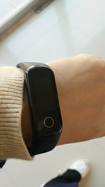 华为荣耀智能手环5i 陨石黑 (usb直插充电 贴身血氧检测 50米防水