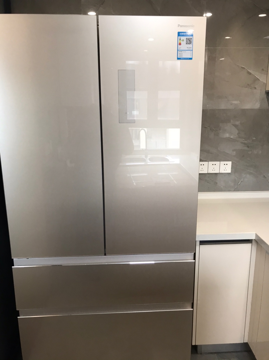 松下(panasonic)nr-w620tg-xn 多门冰箱全开式抽屉 双层大冷冻 开启