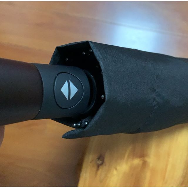 > 苏宁极物 超大自动折叠伞 黑色商品评价 > 伞不错骨架粗使用方便.