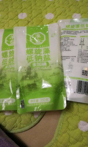 淮盐螺旋藻低钠盐食用盐350gx6袋无碘盐未加碘盐不含碘盐家用食盐晒单