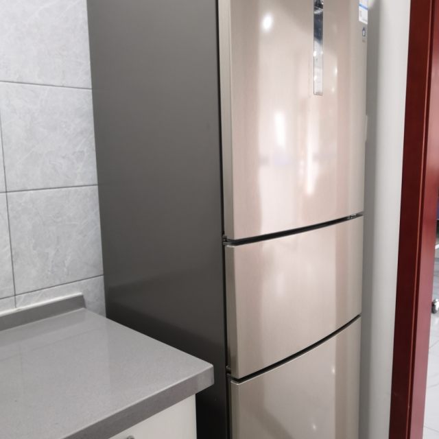 海尔出品 统帅(leader)bcd-258wldebu1 258升三门冰箱 干湿分储 风冷