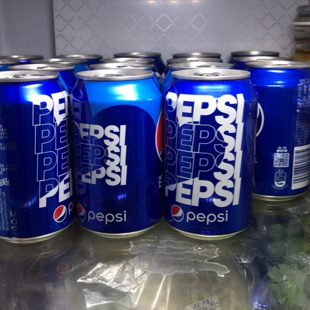 百事可乐 碳酸饮料 可乐型汽水 330ml*24听 整箱(新老包装,纸箱/塑包