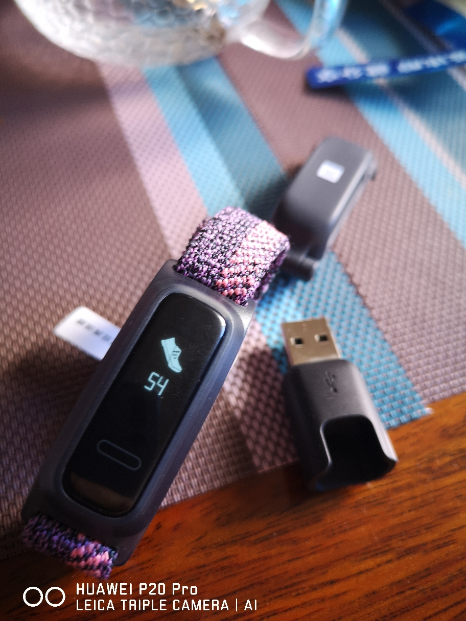 华为手环4e 篮球精灵 樱珊瑚(智能手环 50米防水 睡眠监测 智能提醒)