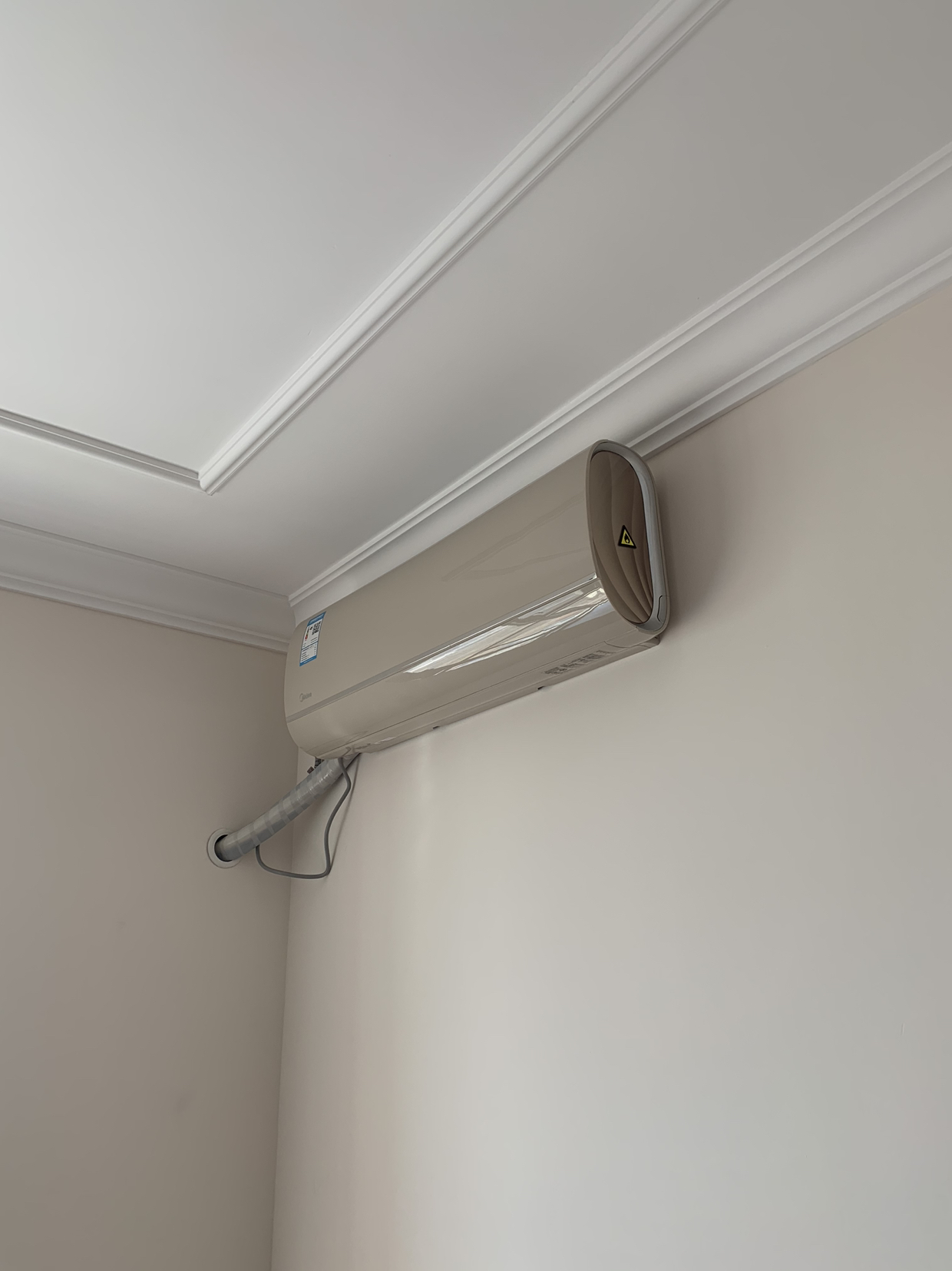 5匹1级能效变频挂机冷暖空调 珠光面板纤薄机身特制导风板 kfr-35gw