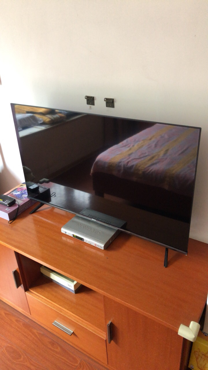 海信(hisense)43e2f 43英寸智能电视 1 8gb超大内存 悬浮全面屏 智能