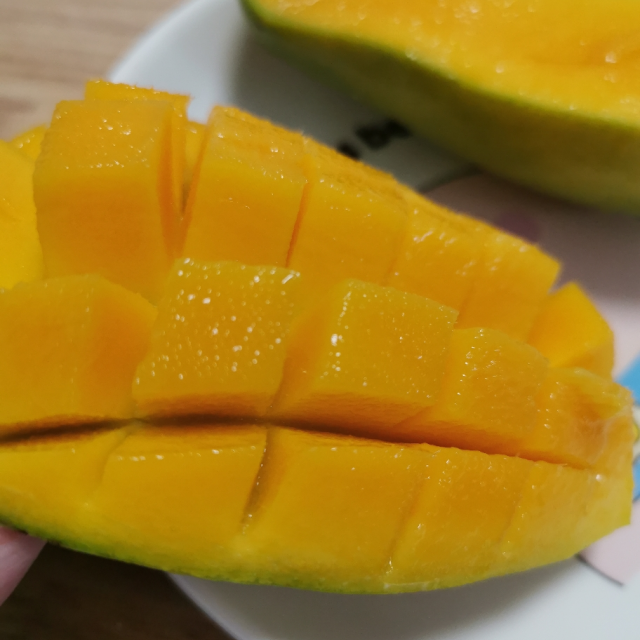 【百味百香】越南青皮玉芒果4斤(单果约200-400g)热带新鲜玉芒香芒果