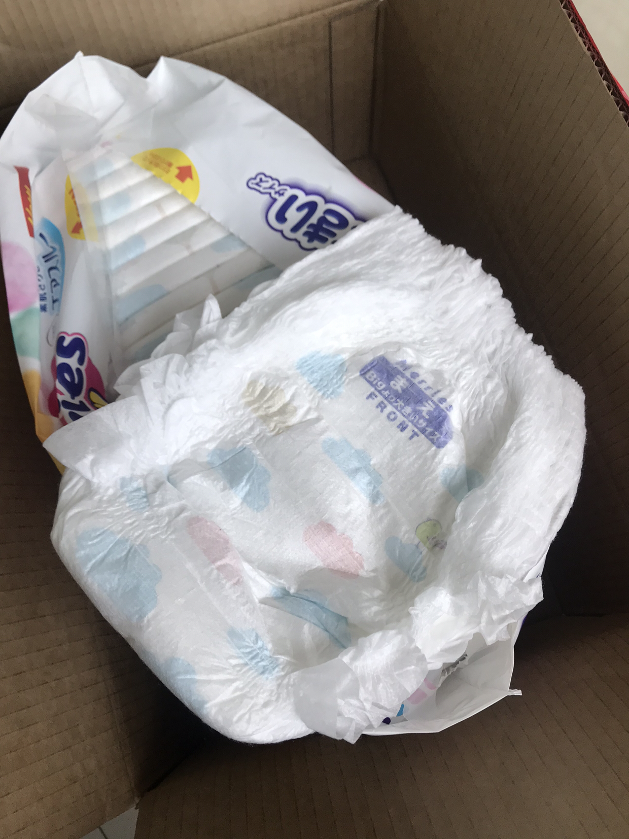 花王纸尿裤拉拉裤l44