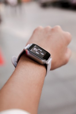 dido蓝牙彩屏智能手表新款防水游泳计步定位测血压心率心电运动手环